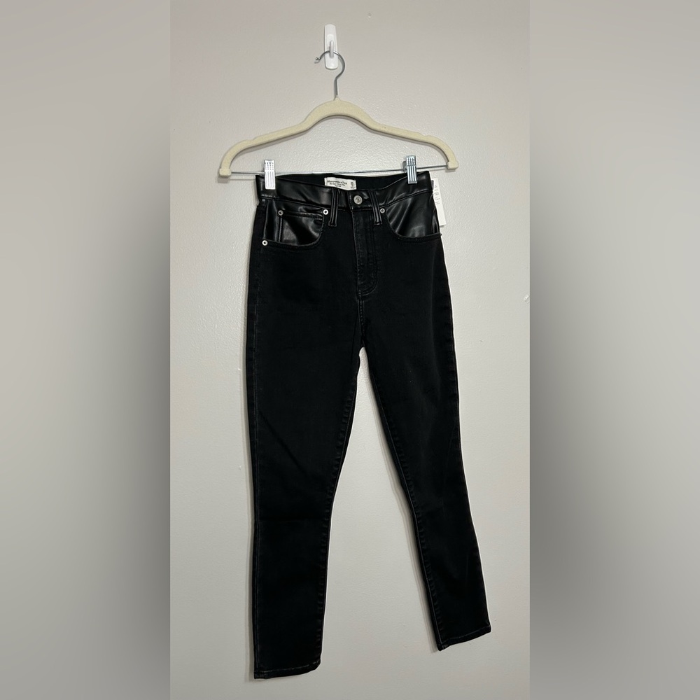 Abercrombie Fitch Super Skinny Ankle High Rise Women’s 25/0s Black Faux Leather
